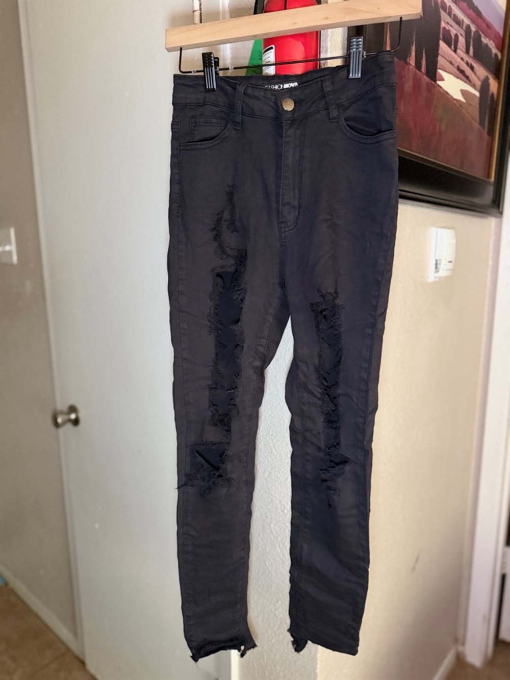 Fashion Nova Men's Distressed Skinny Jeans in Black